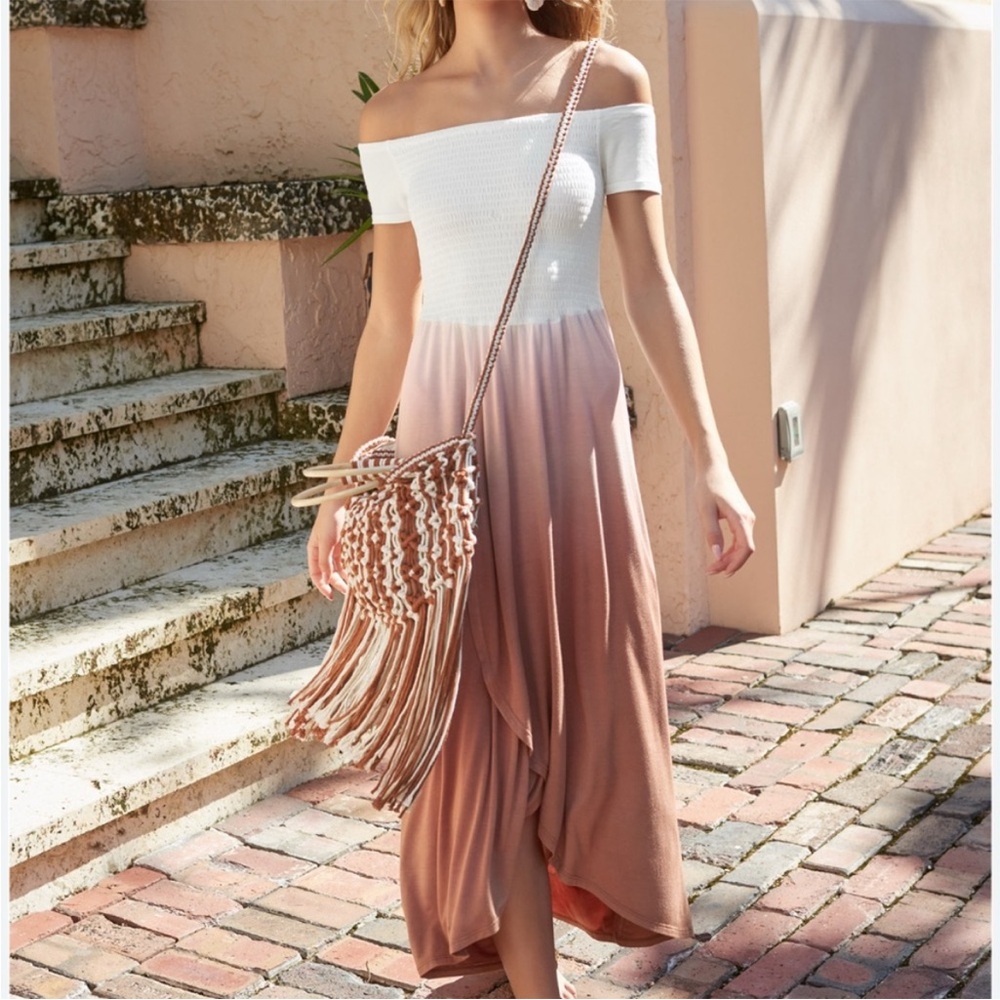 VENUS Light Blush dress